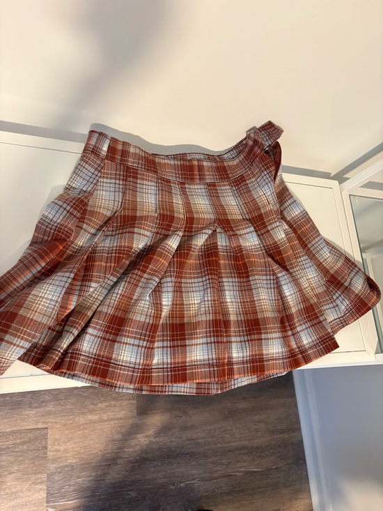 American Eagle Outfitters Dresses & Skirts - American Eagle Outfitters Rust and White Plaid Pleated Skirt